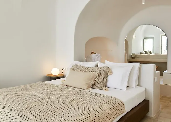 Thiro Bliss With Private Jacuzzi Appartamento Pýrgos