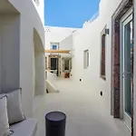 Thiro Bliss With Private Jacuzzi Apartman *