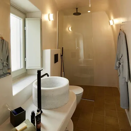 Thiro Bliss With Private Jacuzzi Appartamento *