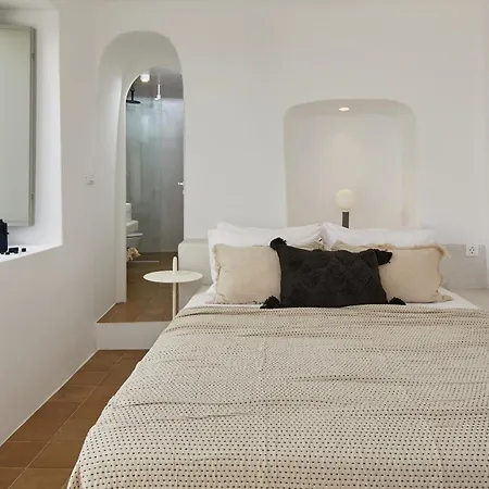 Appartamento Thiro Bliss With Private Jacuzzi Pýrgos