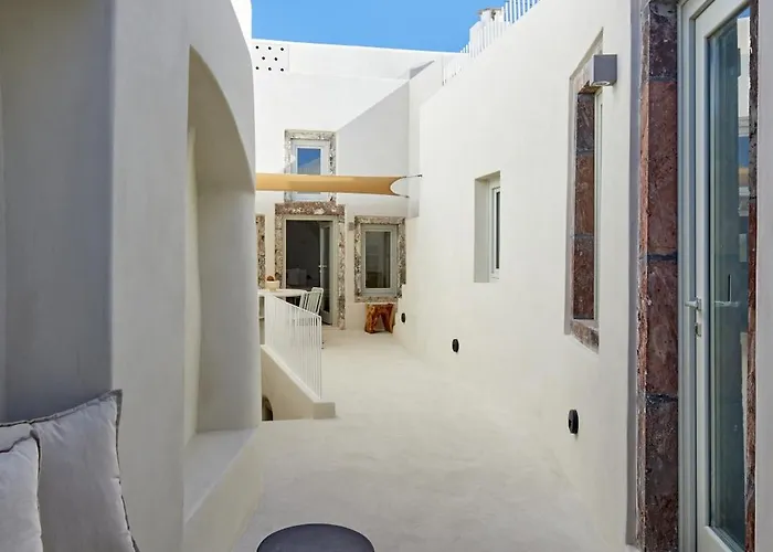 Thiro Bliss With Private Jacuzzi Apartman *