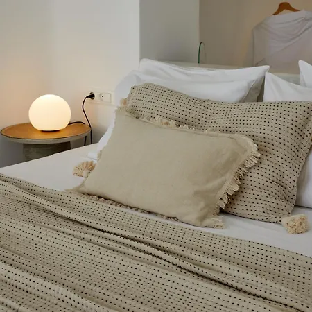 Thiro Bliss With Private Jacuzzi Daire